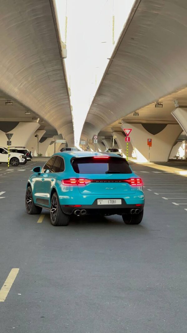 Rent Porsche Macan S in Dubai