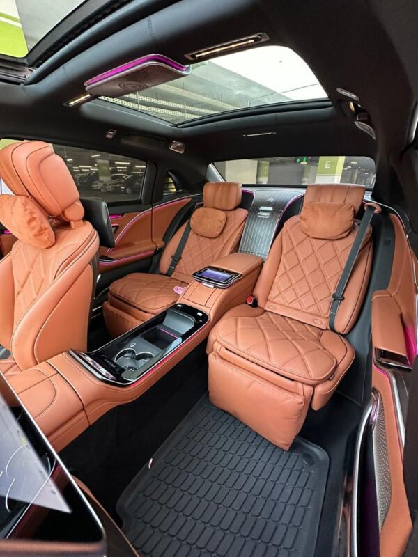 Rent Mercedes Benz Maybach in Dubai